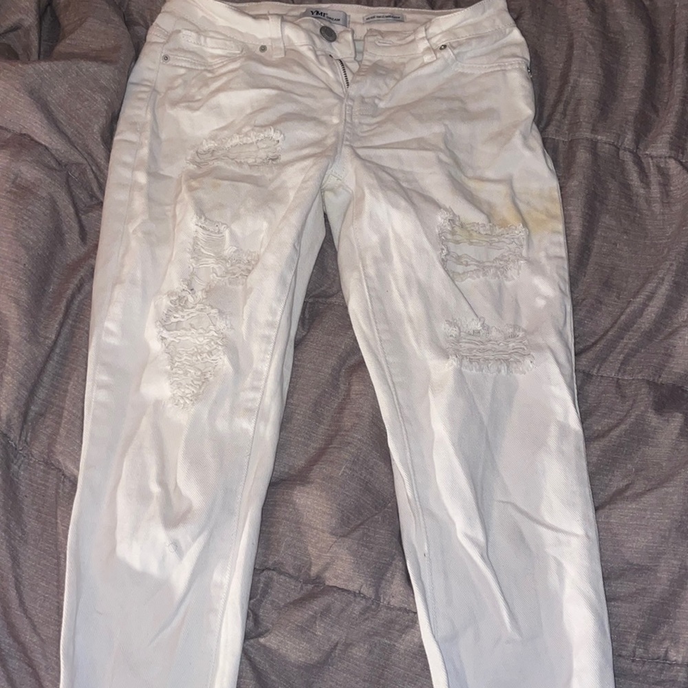 White distressed jeans🤍